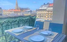 Mikain Terrace Cathedral View With Free Parking & Air Cond